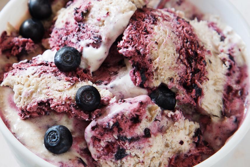 Banana berry ice cream