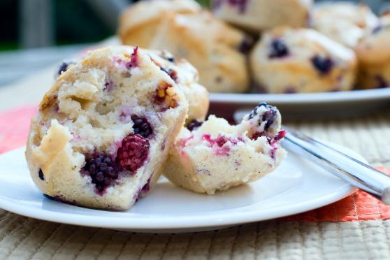 apple blackberry muffin